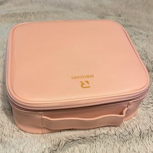 Makeup organizer/case
